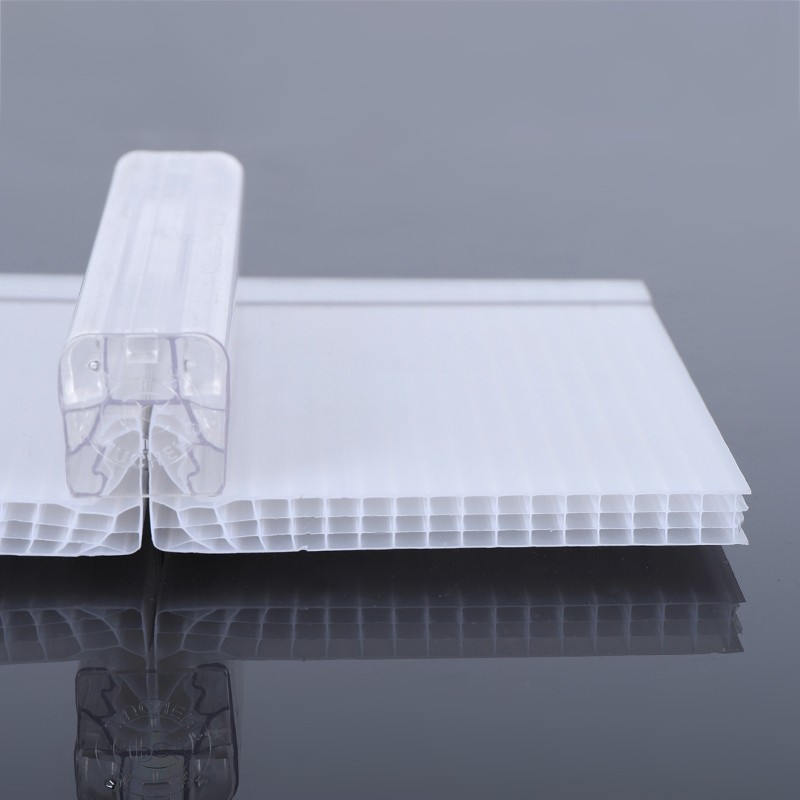  Environmental Stress Cracking (ESC) in Polycarbonate Roofs: Why Your Sealant is Destroying the Sheets